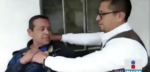  Hombre culonazo se pelea con policía